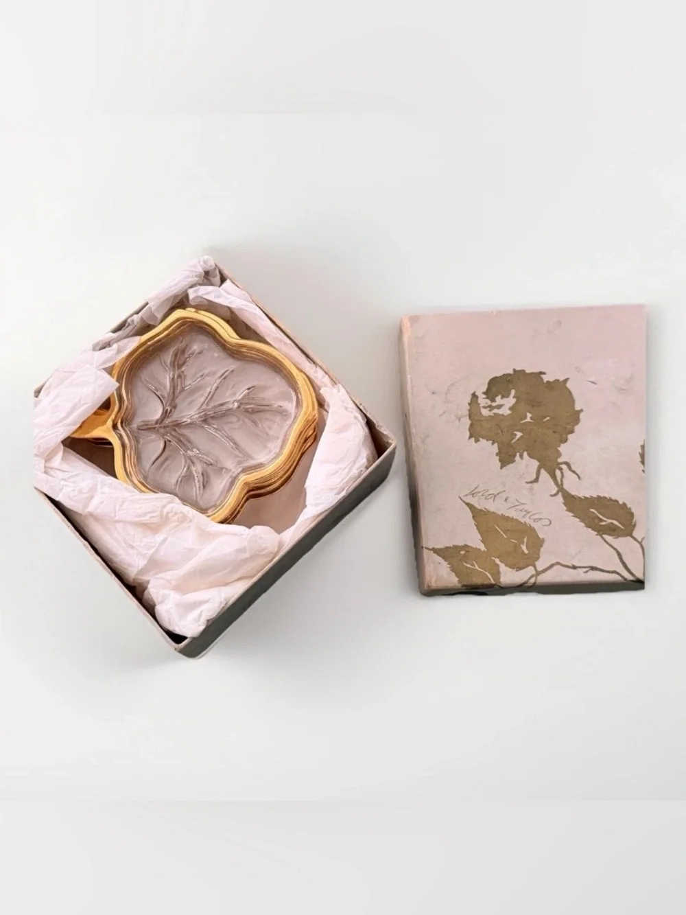 Hazel Atlas Pressed Glass Leaf Trinket Dishes, Vtg Gold Trim In Original L&T Box - Picture 6 of 8